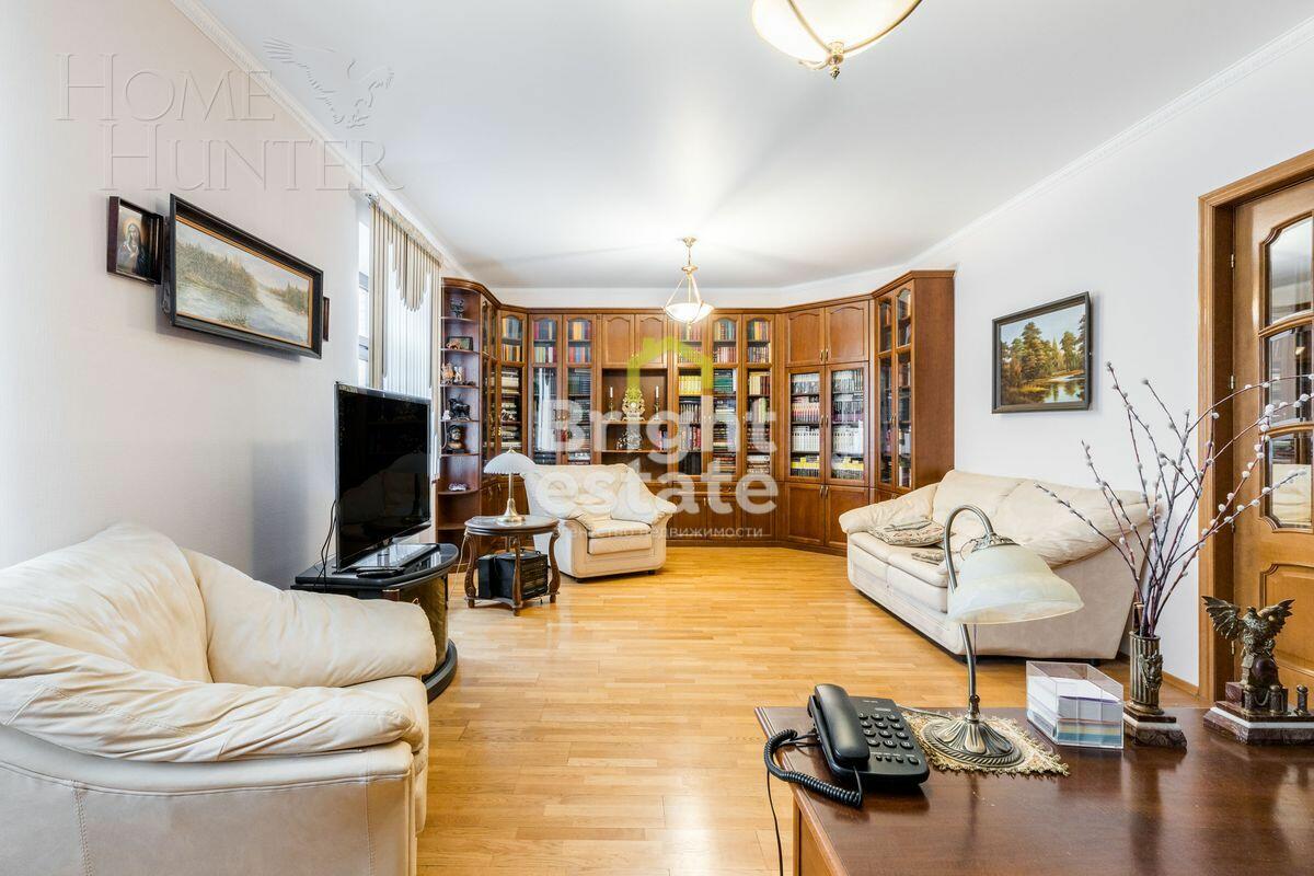 3-этажный коттедж 1 040 м² с отделкой