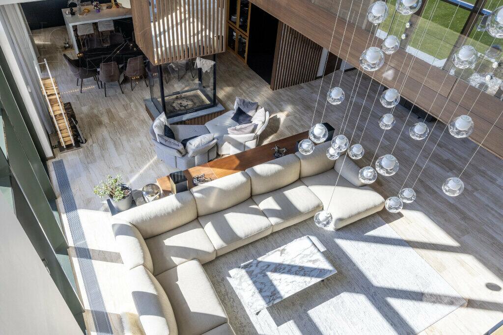 3-этажный коттедж 550 м² с отделкой