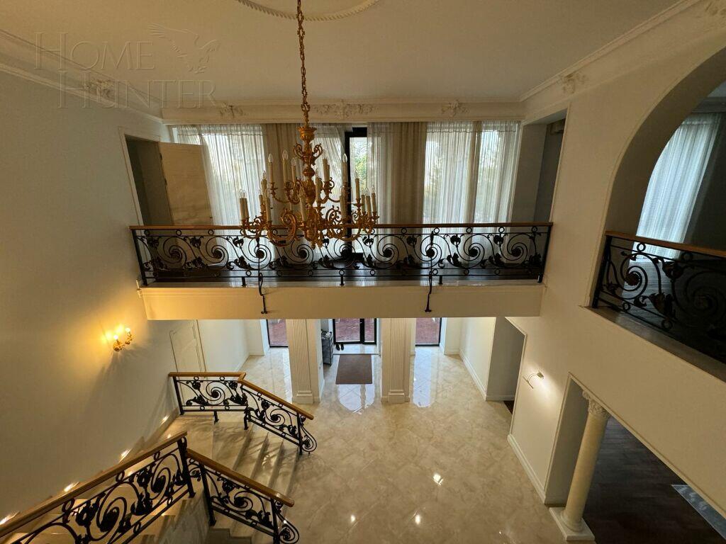 2-этажный коттедж 1 150 м² с отделкой