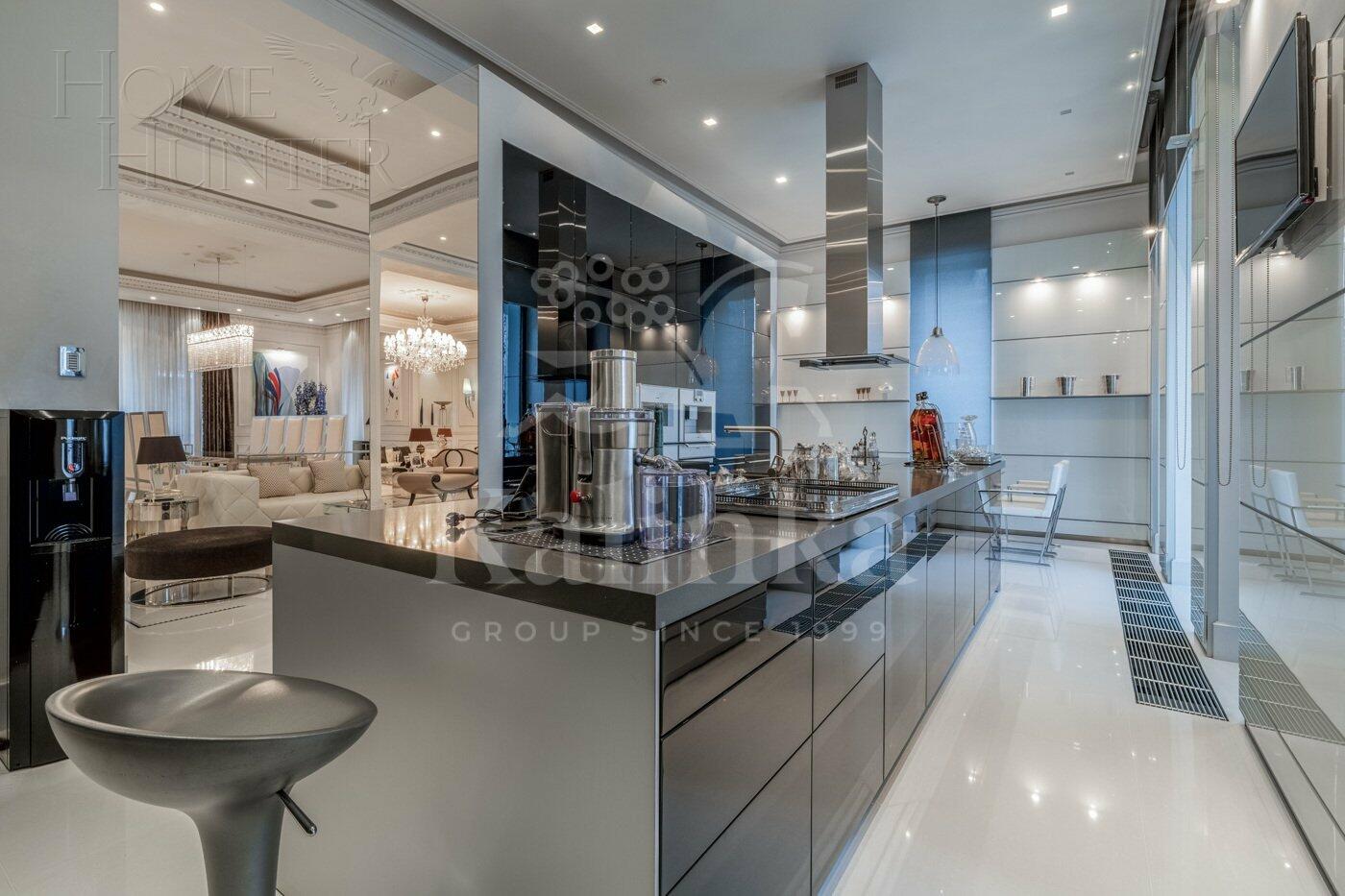 3-этажный коттедж 1 831 м² с отделкой