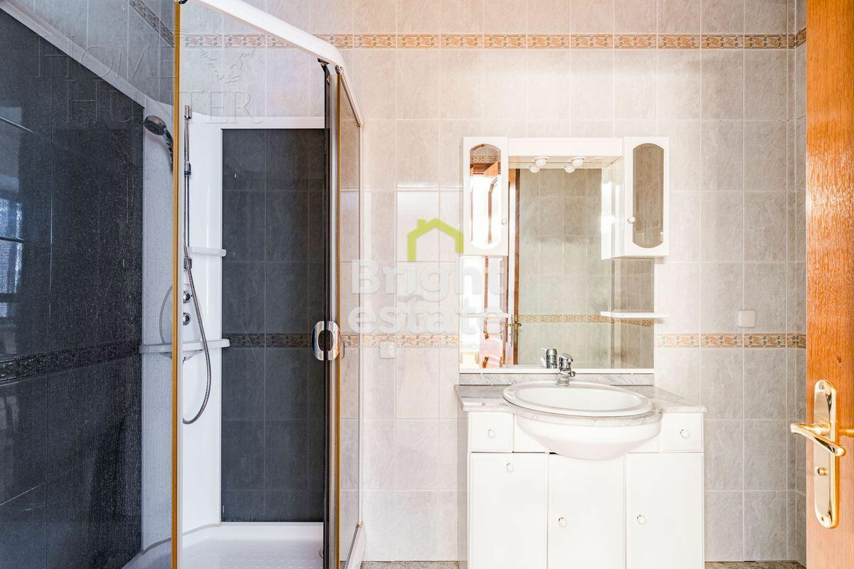 3-этажный коттедж 1 040 м² с отделкой