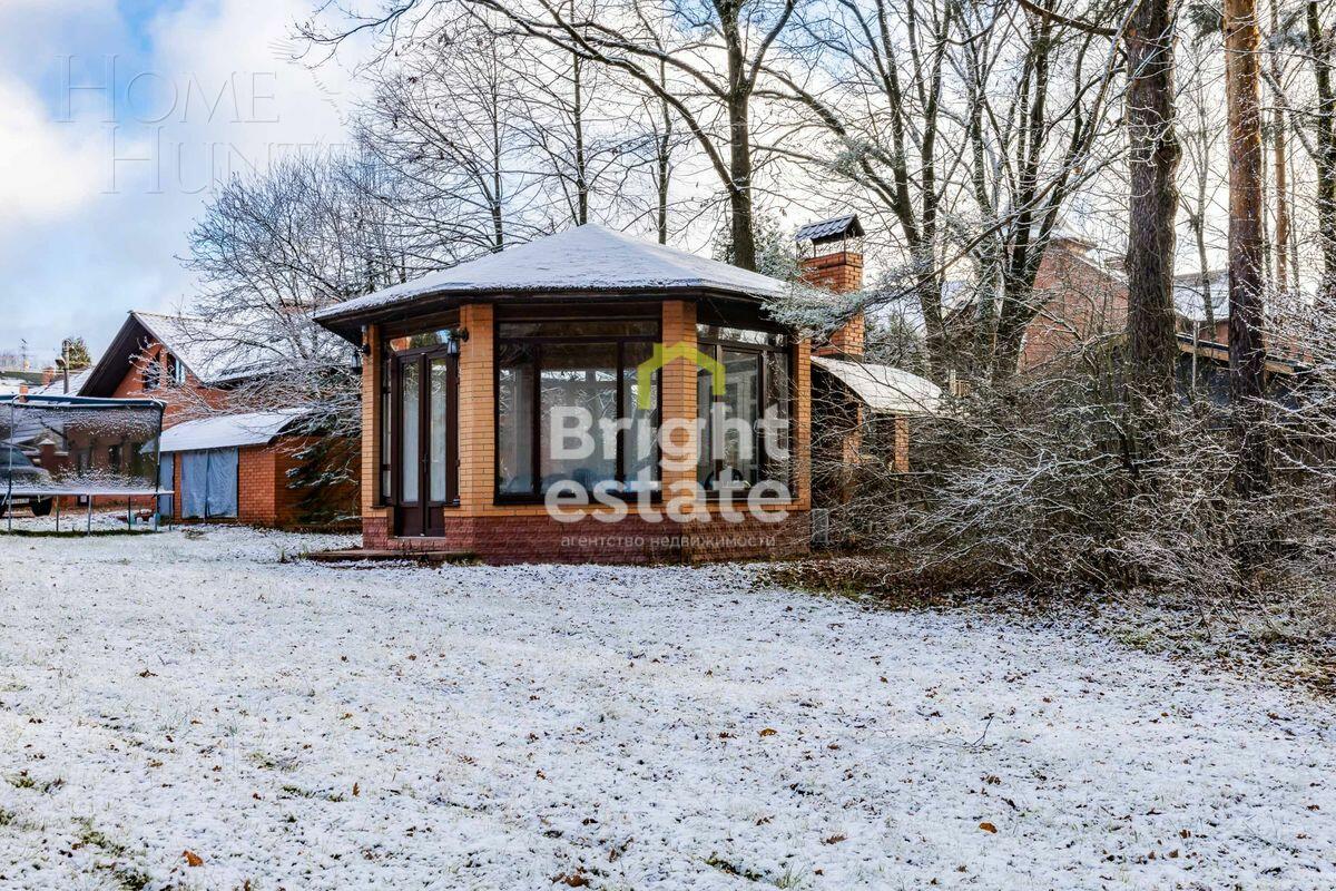 3-этажный коттедж 1 040 м² с отделкой