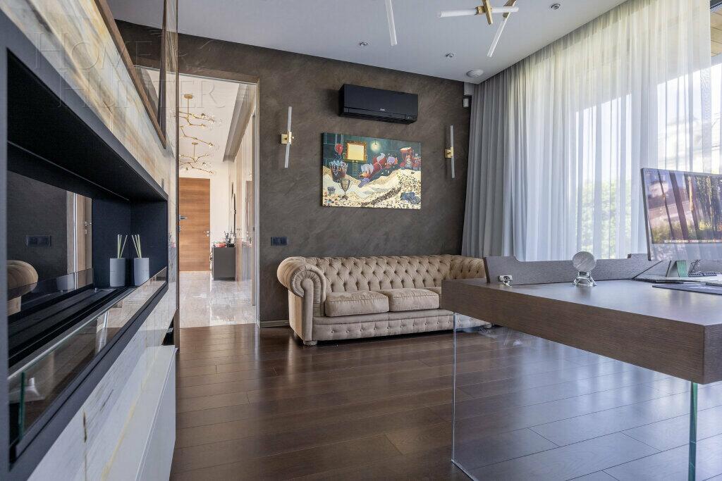 3-этажный коттедж 550 м² с отделкой