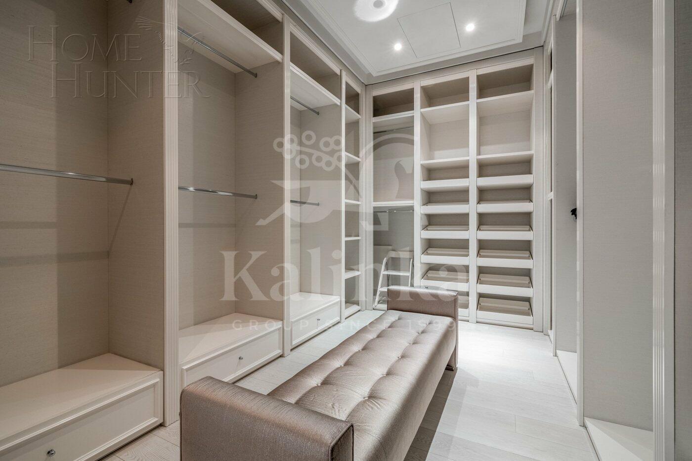 3-этажный коттедж 1 831 м² с отделкой