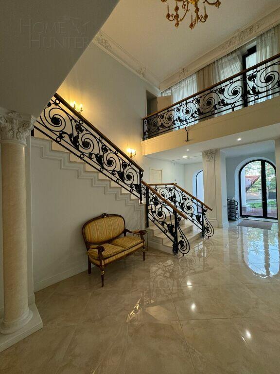 2-этажный коттедж 1 150 м² с отделкой