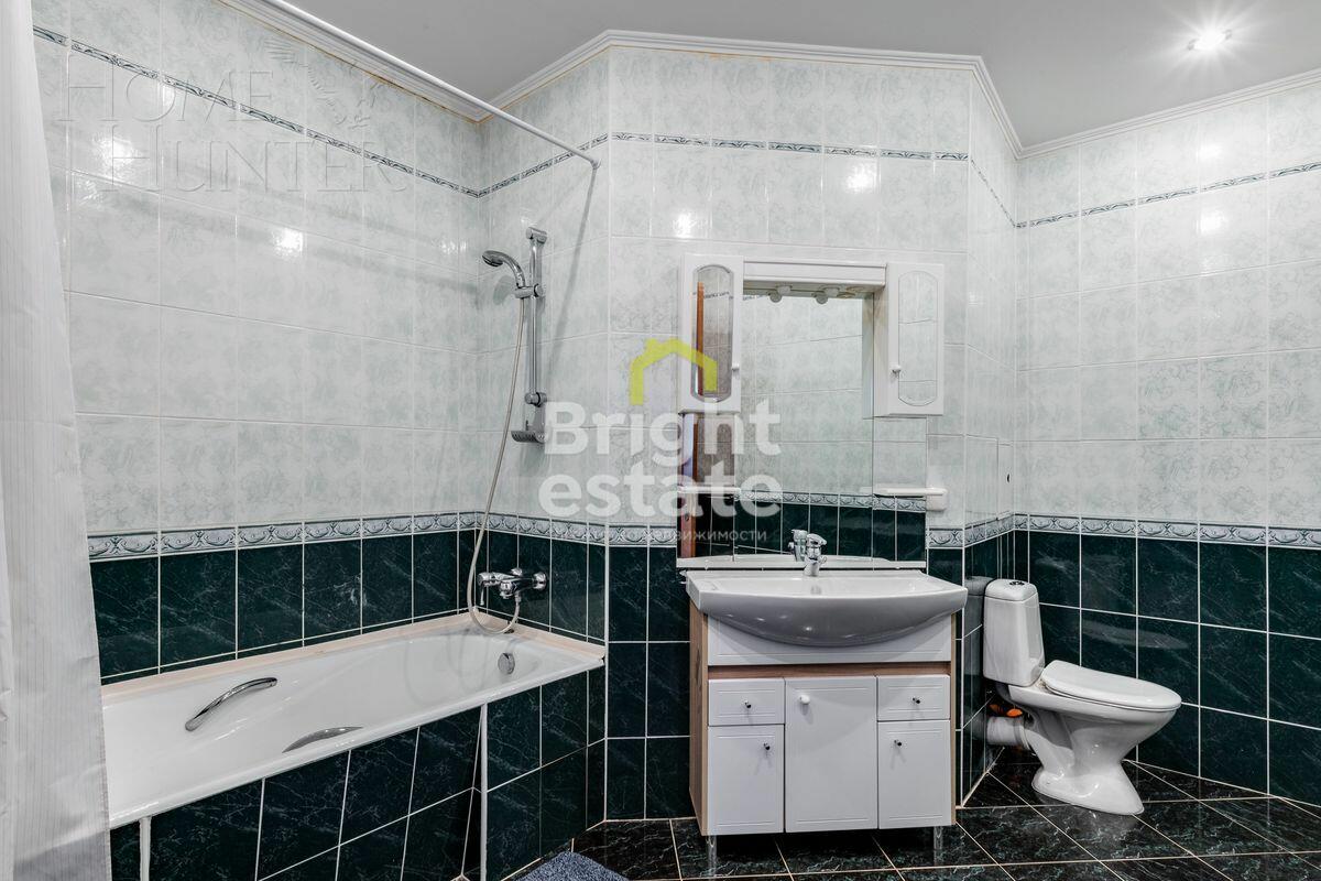 3-этажный коттедж 1 040 м² с отделкой