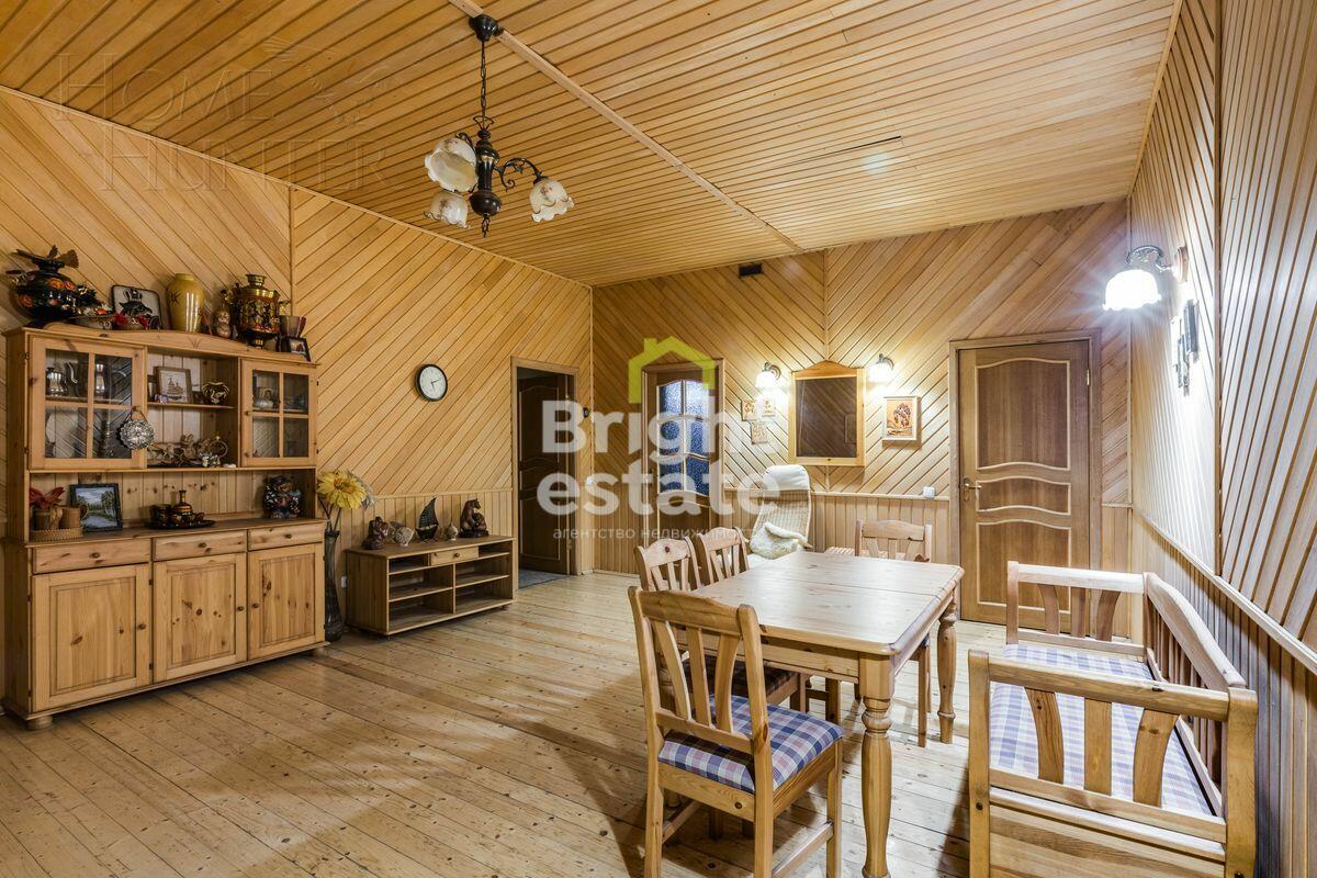 3-этажный коттедж 1 040 м² с отделкой