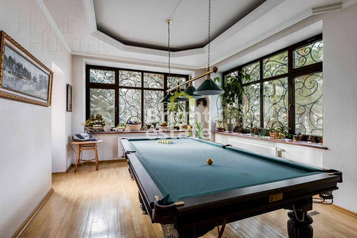 3-этажный коттедж 1 040 м² с отделкой