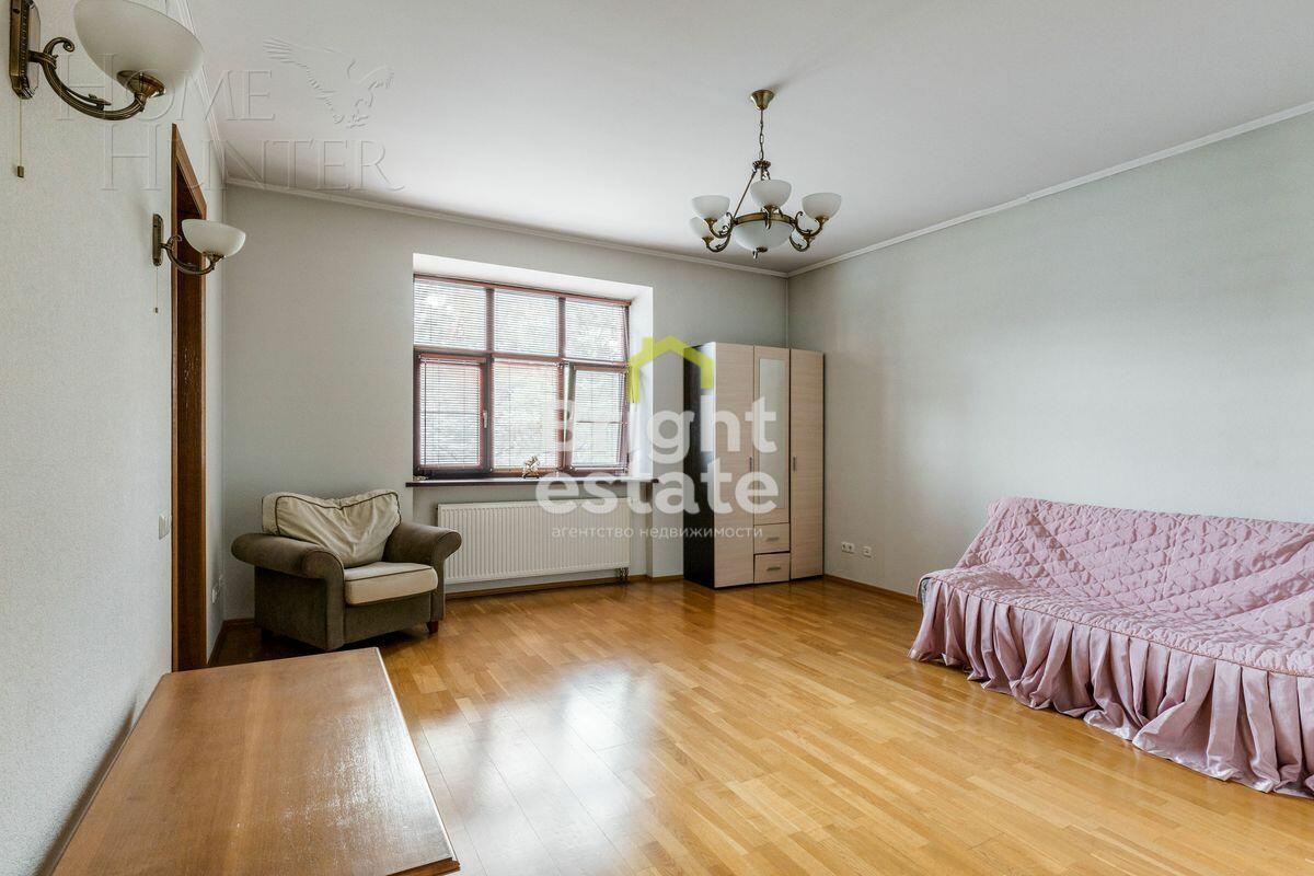 3-этажный коттедж 1 040 м² с отделкой