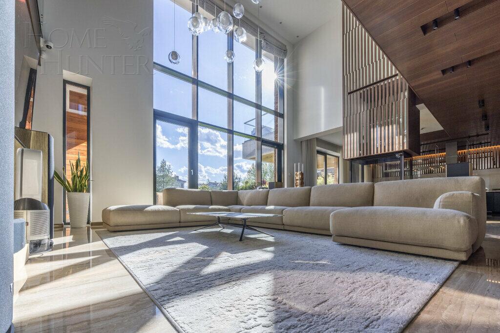 3-этажный коттедж 550 м² с отделкой