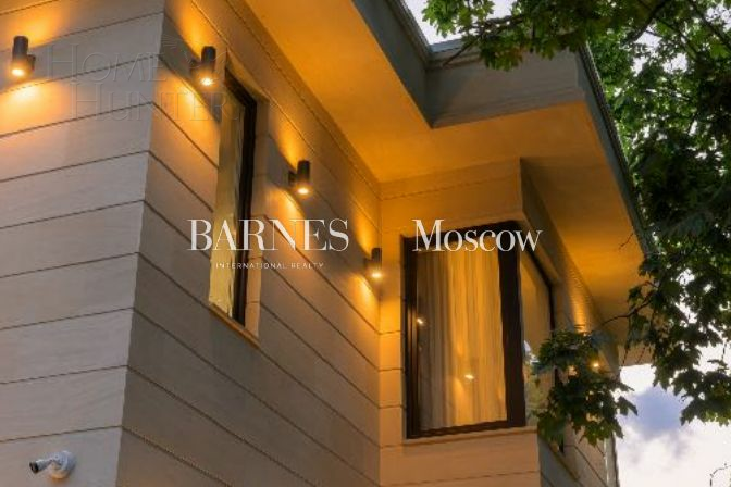 2-этажный коттедж 350 м² с отделкой