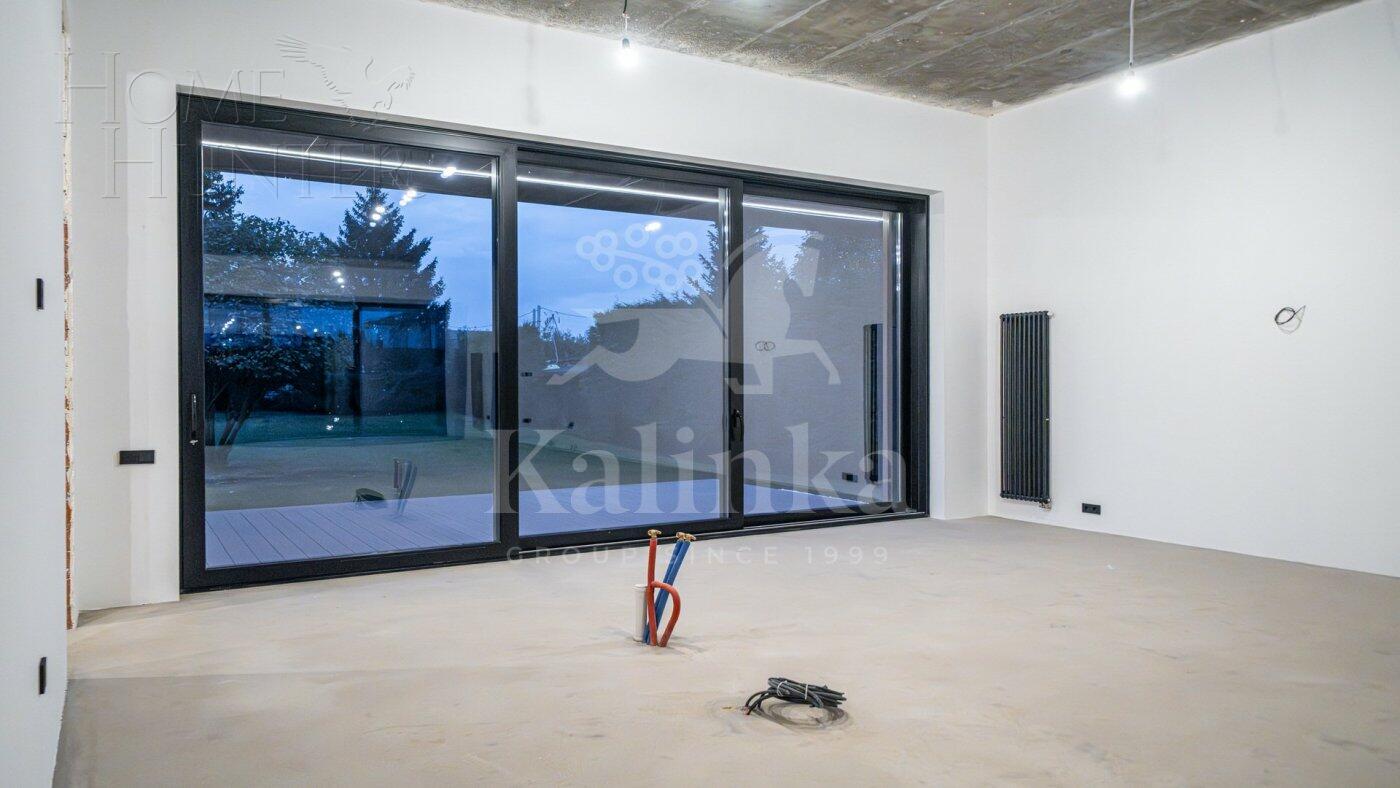 2-этажный коттедж 1 200 м² без отделки