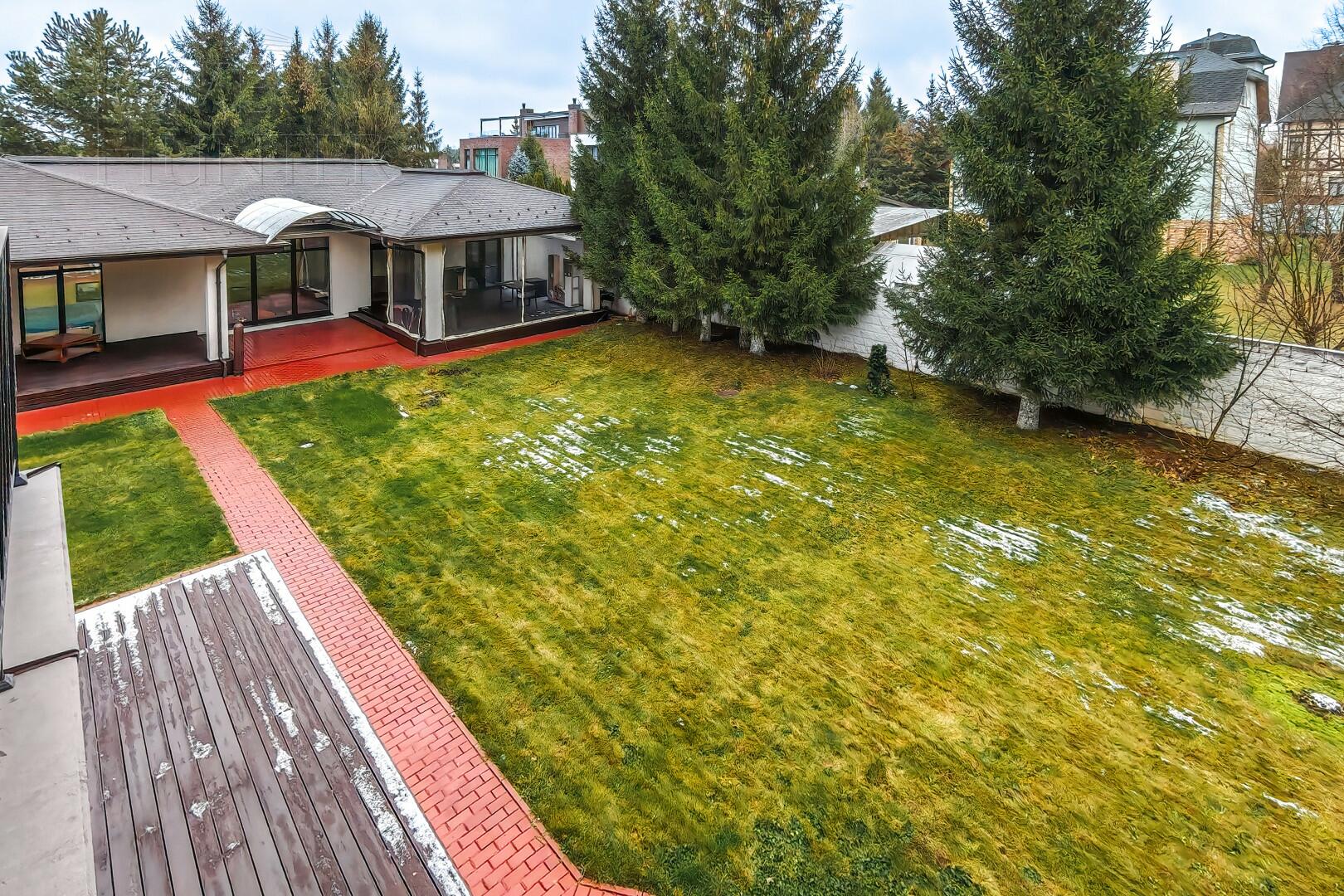 2-этажный коттедж 866 м² с отделкой