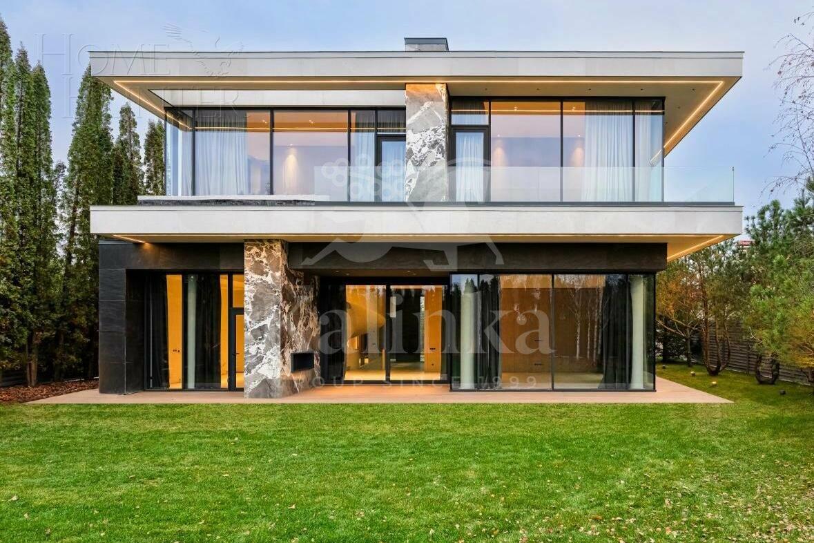 2-этажный коттедж 663 м² с отделкой