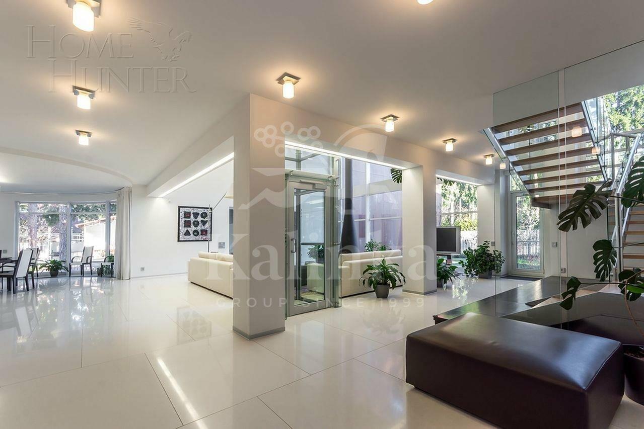 2-этажный коттедж 1 328 м² с отделкой