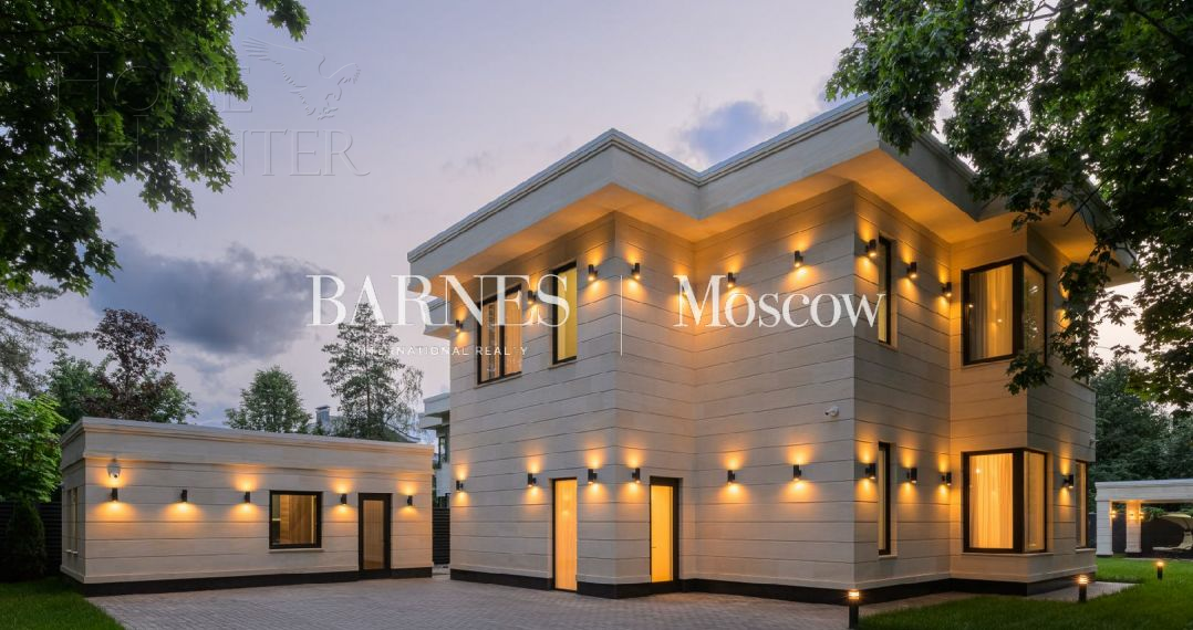 2-этажный коттедж 350 м² с отделкой