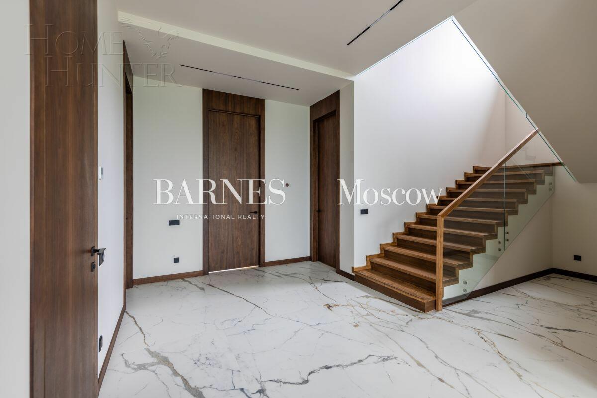 2-этажный коттедж 437 м² с отделкой