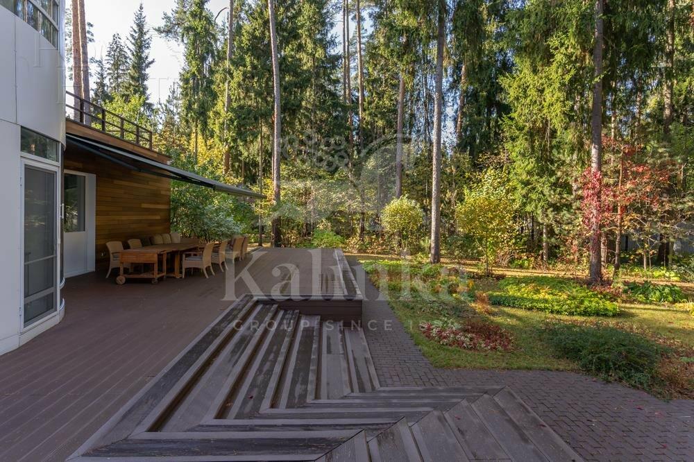 2-этажный коттедж 1 328 м² с отделкой