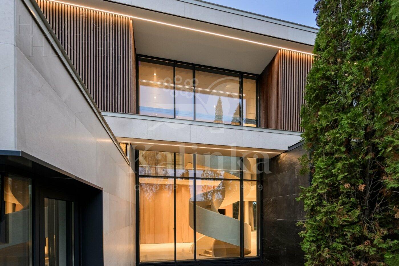 2-этажный коттедж 663 м² с отделкой