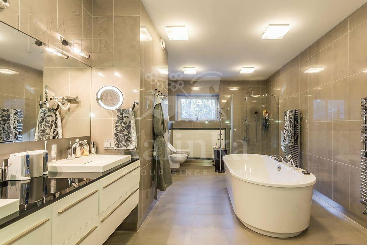 2-этажный коттедж 1 328 м² с отделкой