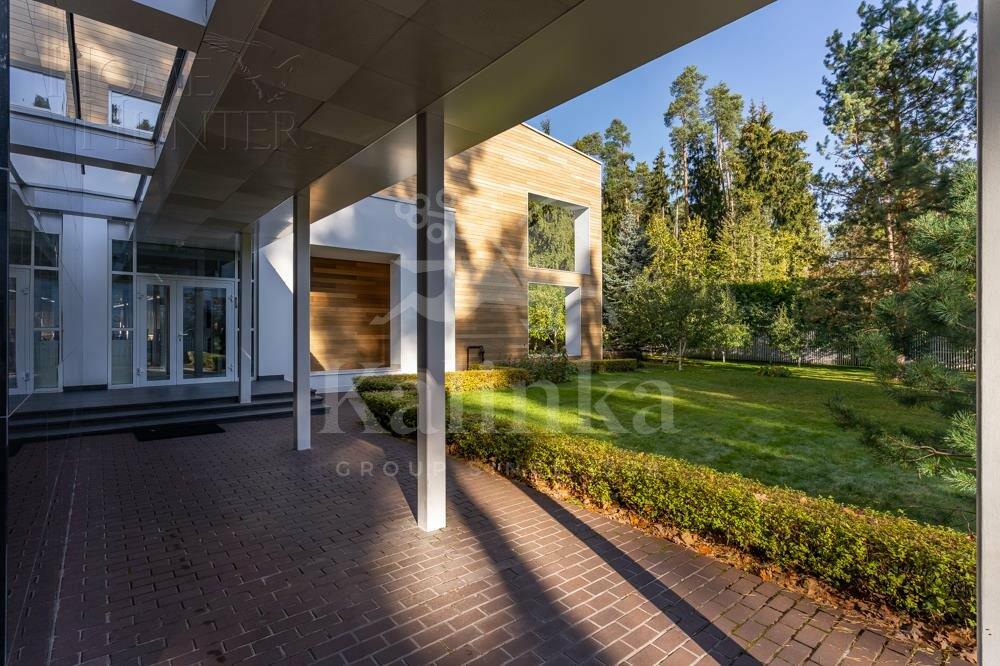 2-этажный коттедж 1 328 м² с отделкой