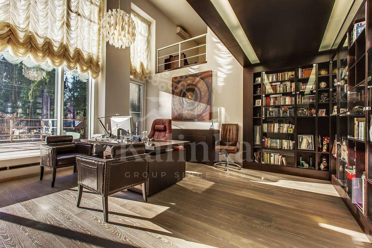 2-этажный коттедж 1 328 м² с отделкой