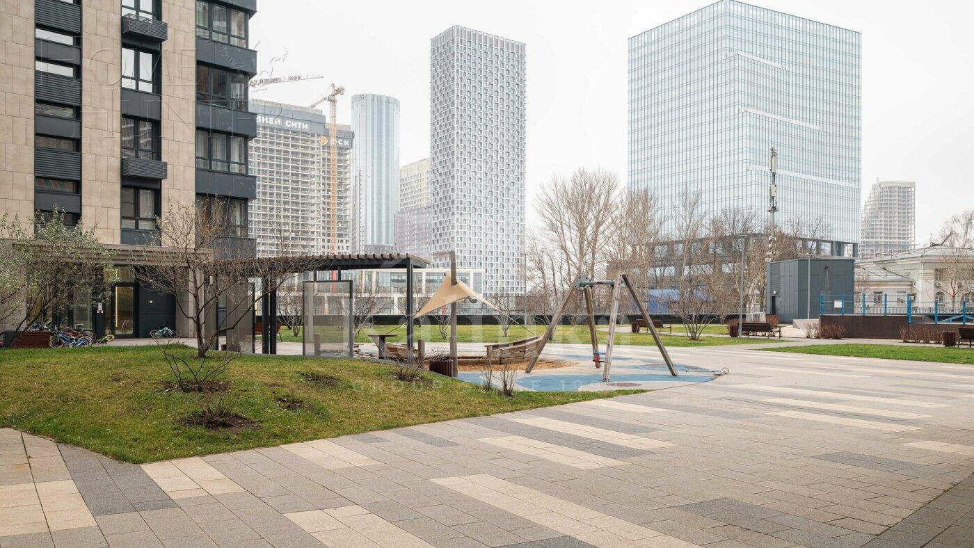 2-УРОВНЕВАЯ КВАРТИРА С ОТДЕЛКОЙ 1 000 М² НА 1 ЭТАЖЕ