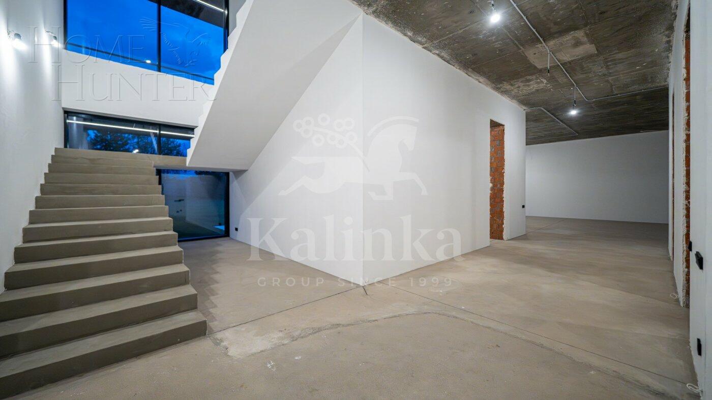 2-этажный коттедж 1 200 м² без отделки