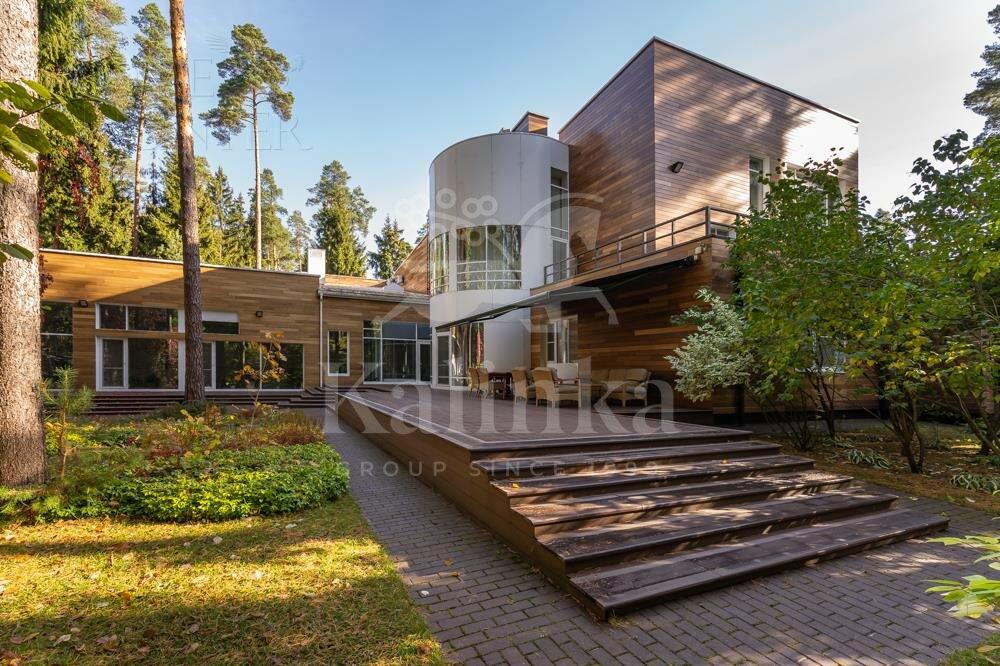 2-этажный коттедж 1 328 м² с отделкой