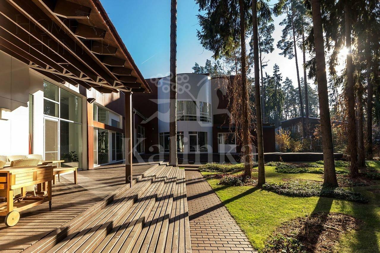 2-этажный коттедж 1 328 м² с отделкой