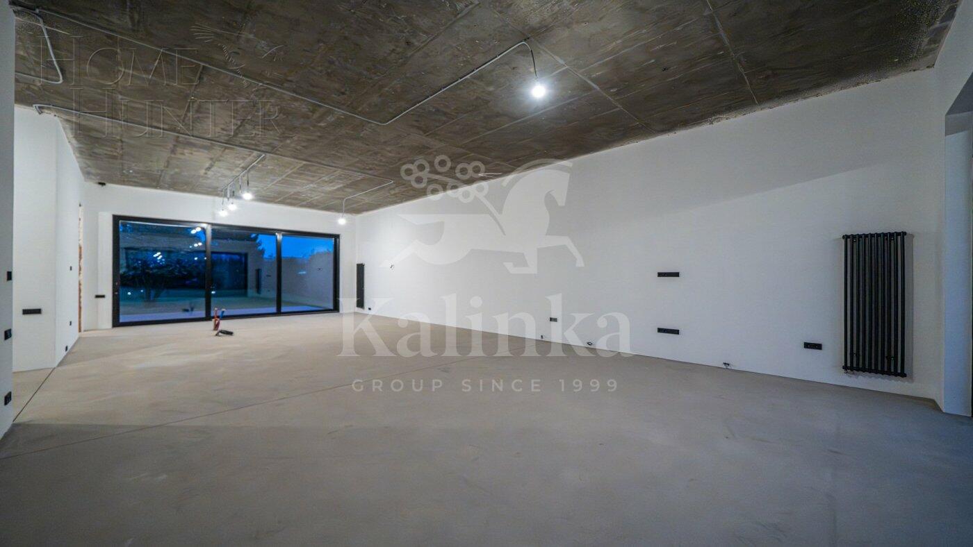 2-этажный коттедж 1 200 м² без отделки