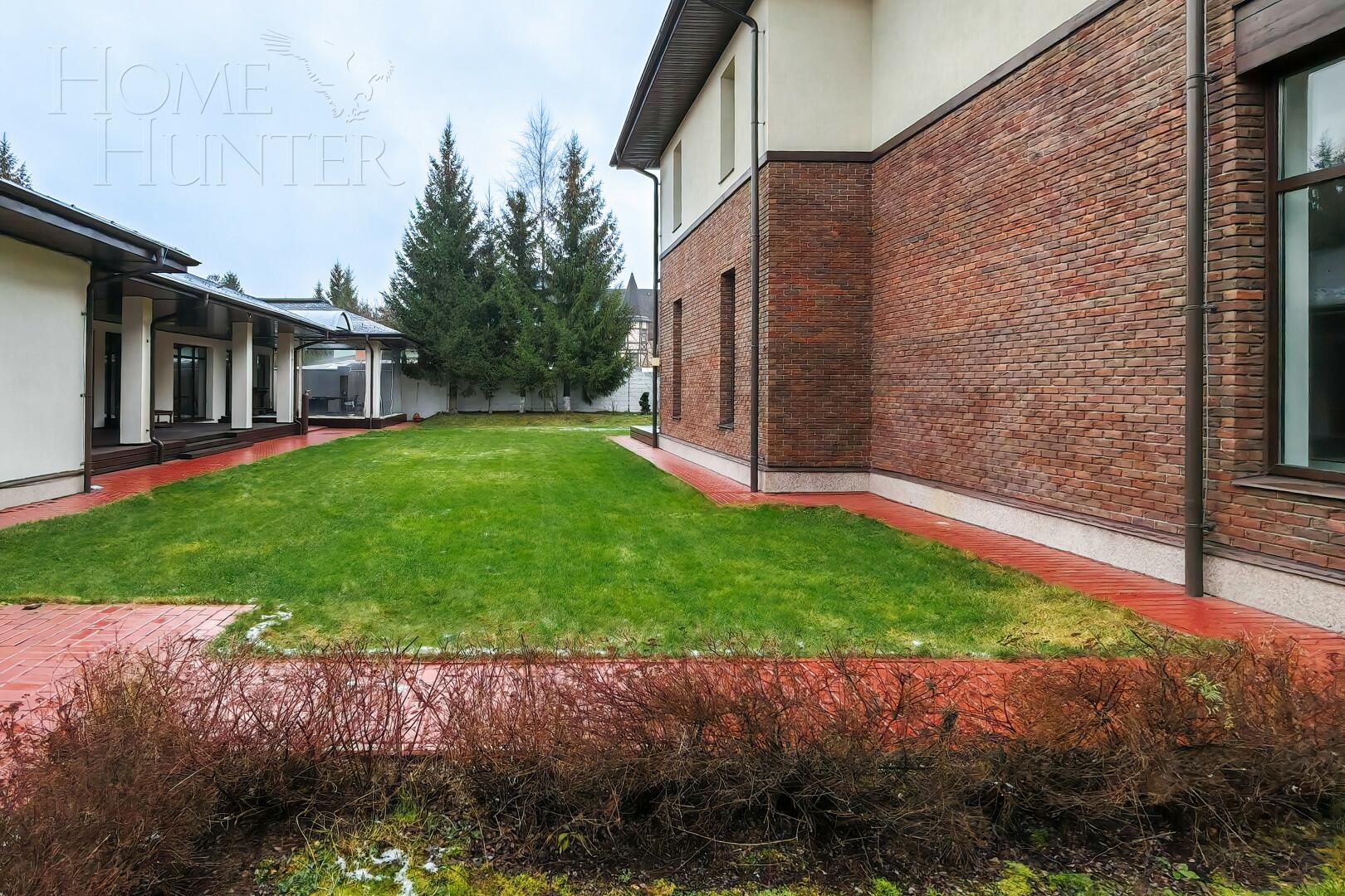 2-этажный коттедж 866 м² с отделкой