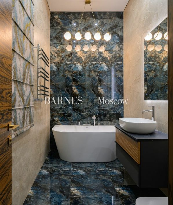 2-этажный коттедж 350 м² с отделкой