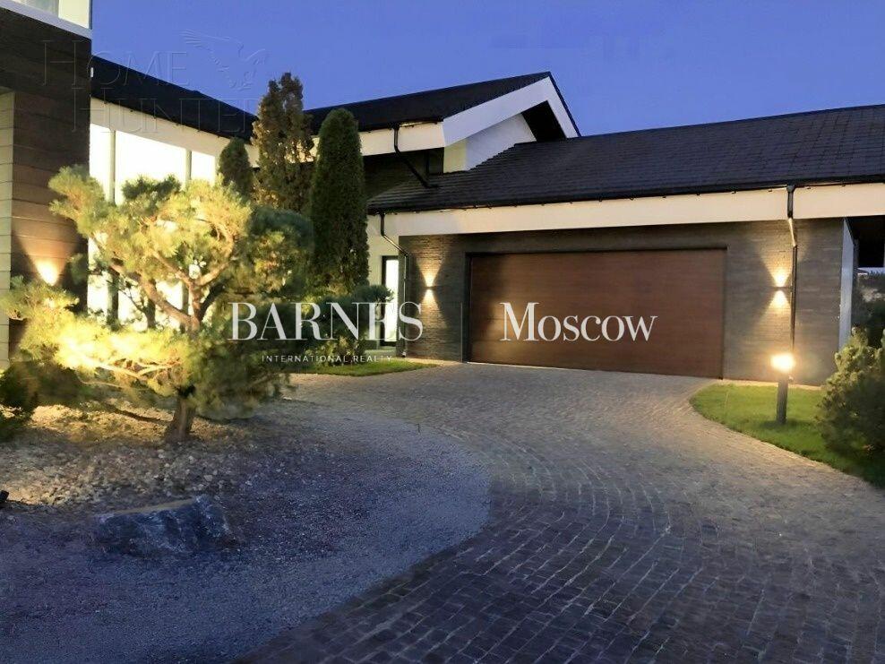 3-этажный коттедж 1 770 м² без отделки