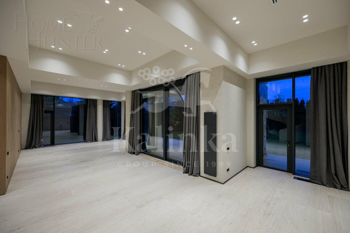 2-этажный коттедж 663 м² с отделкой