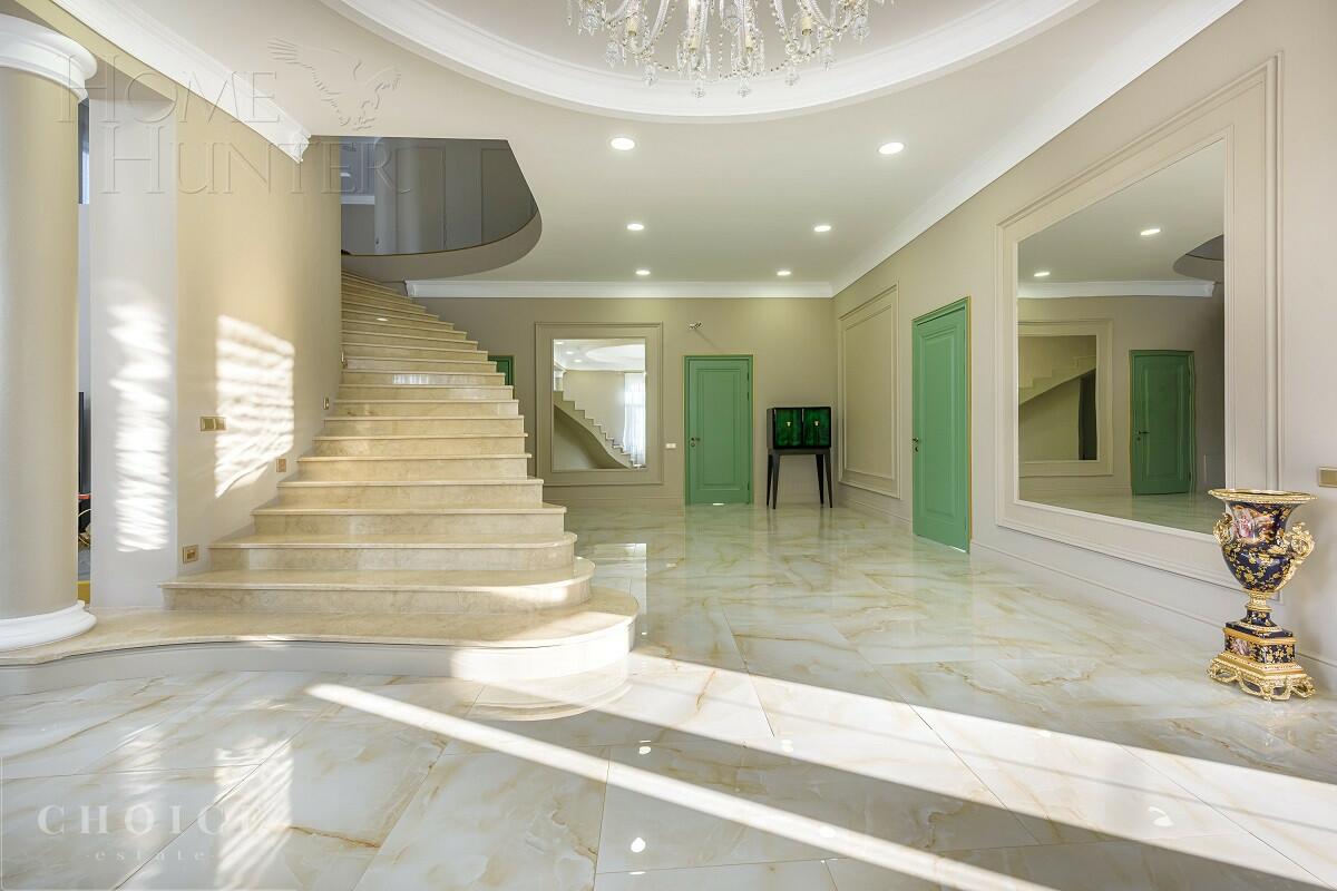 2-этажный коттедж 476.7 м² с отделкой