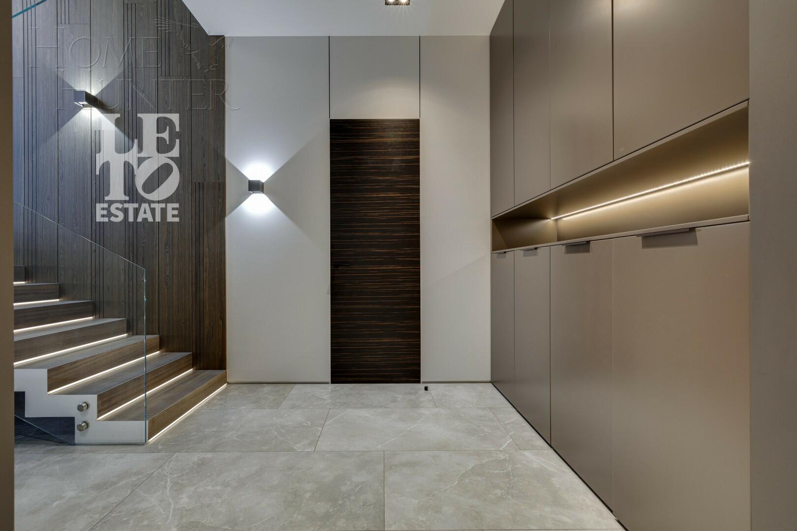 2-этажный коттедж 688 м² с отделкой