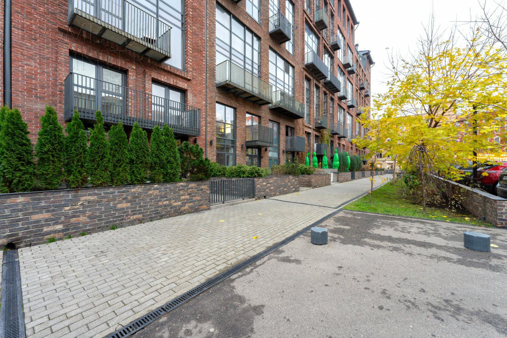 2-УРОВНЕВЫЕ АПАРТАМЕНТЫ С ОТДЕЛКОЙ 180 М² НА 1 ЭТАЖЕ