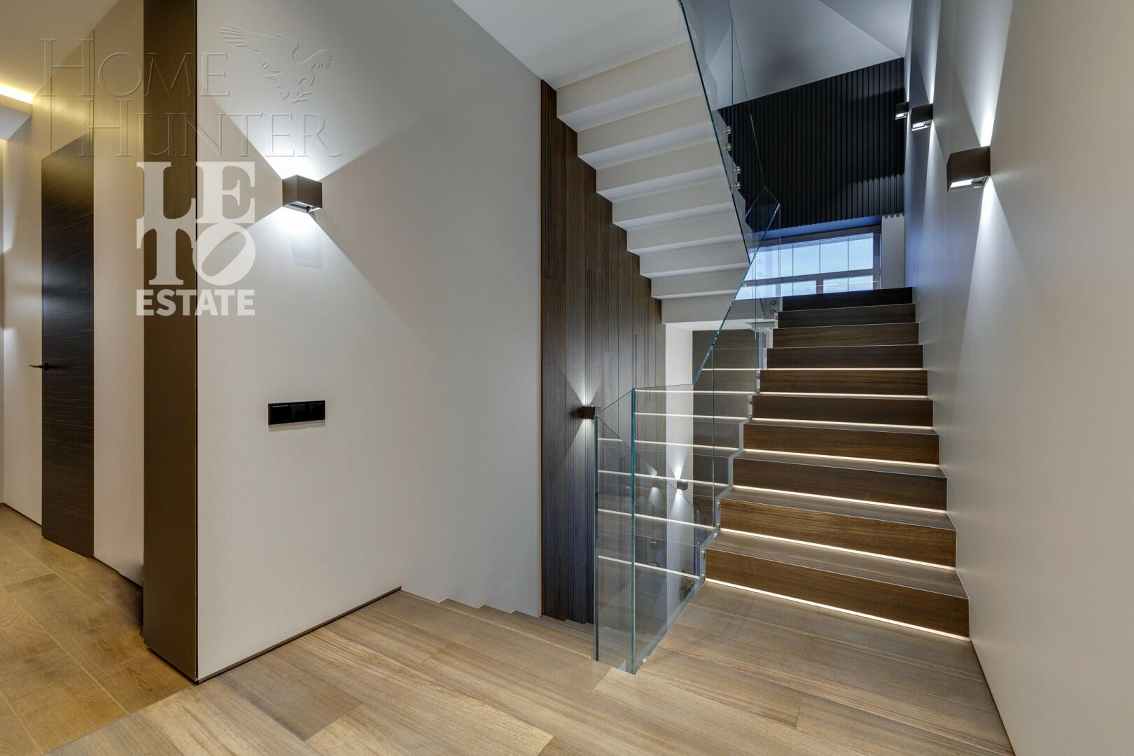 2-этажный коттедж 688 м² с отделкой