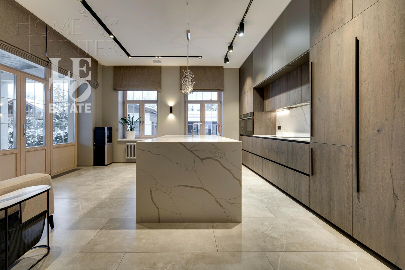 2-этажный коттедж 688 м² с отделкой