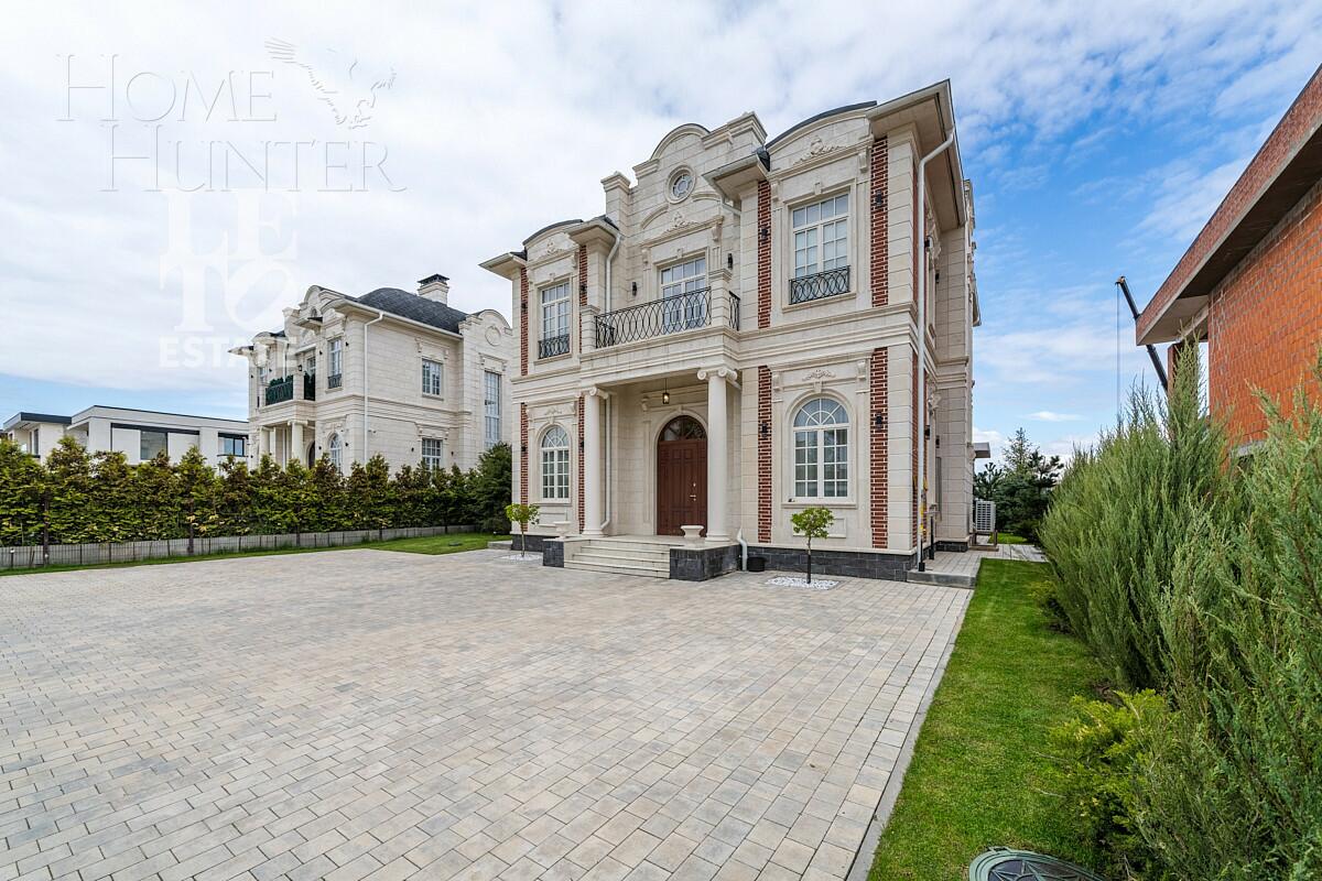 2-этажный коттедж 260 м² с отделкой