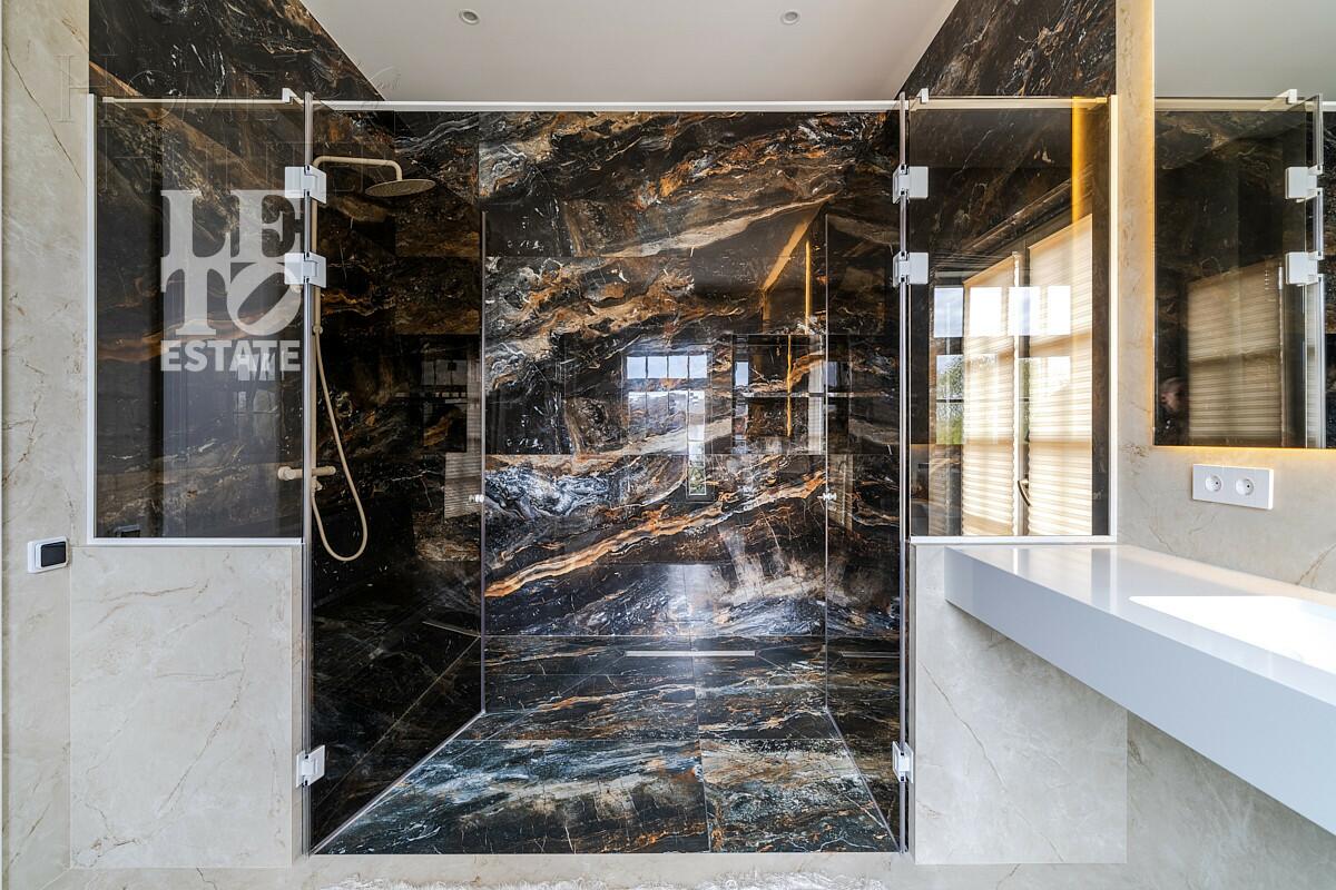 2-этажный коттедж 260 м² с отделкой