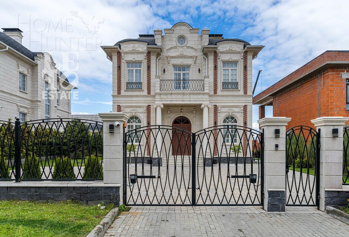 2-этажный коттедж 260 м² с отделкой