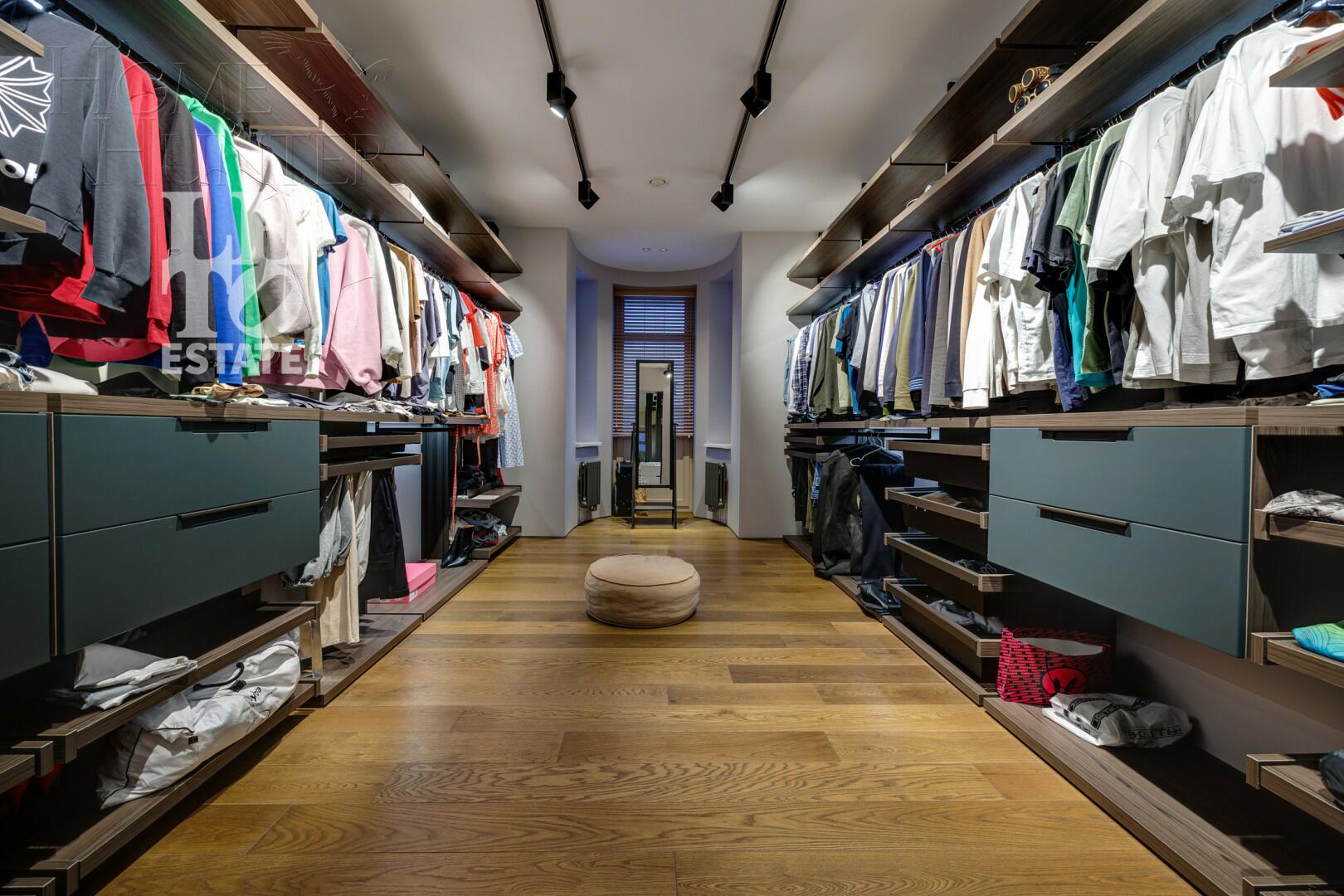 2-этажный коттедж 688 м² с отделкой