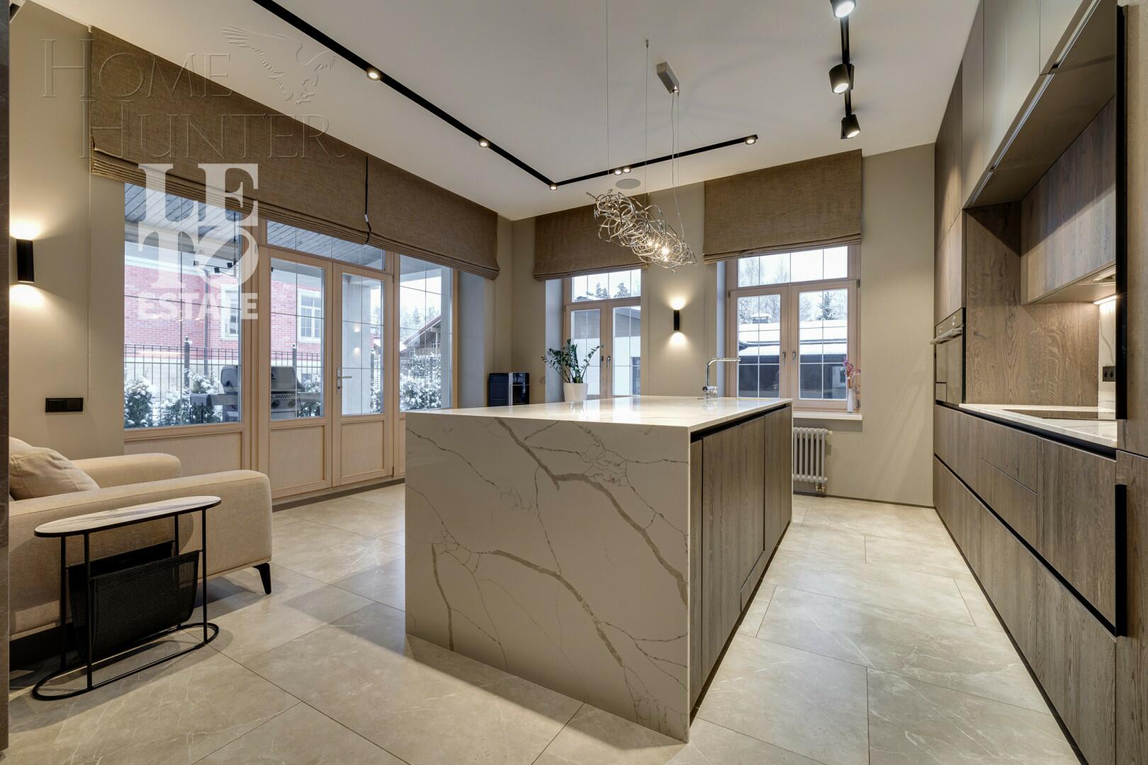 2-этажный коттедж 688 м² с отделкой