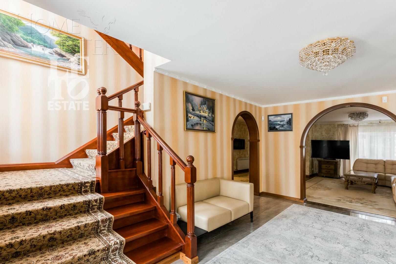 2-этажный коттедж 815 м² с отделкой