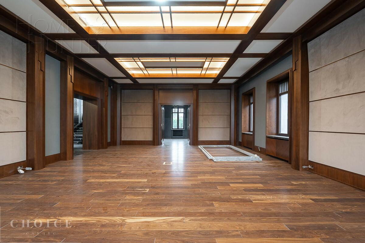 2-этажный коттедж 1 244 м² с отделкой