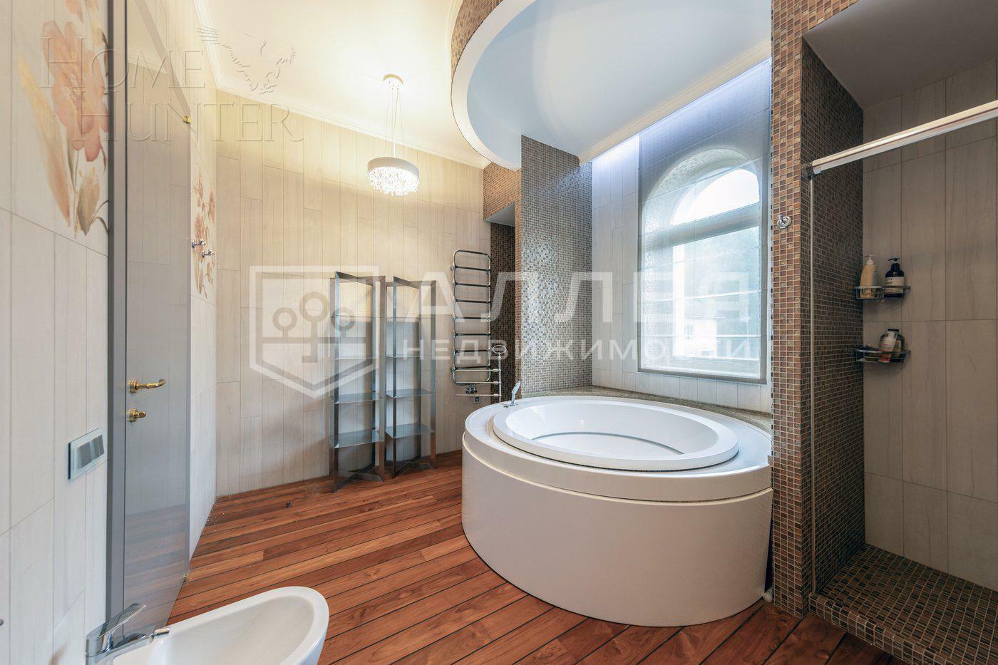 2-этажный коттедж 935 м² с отделкой