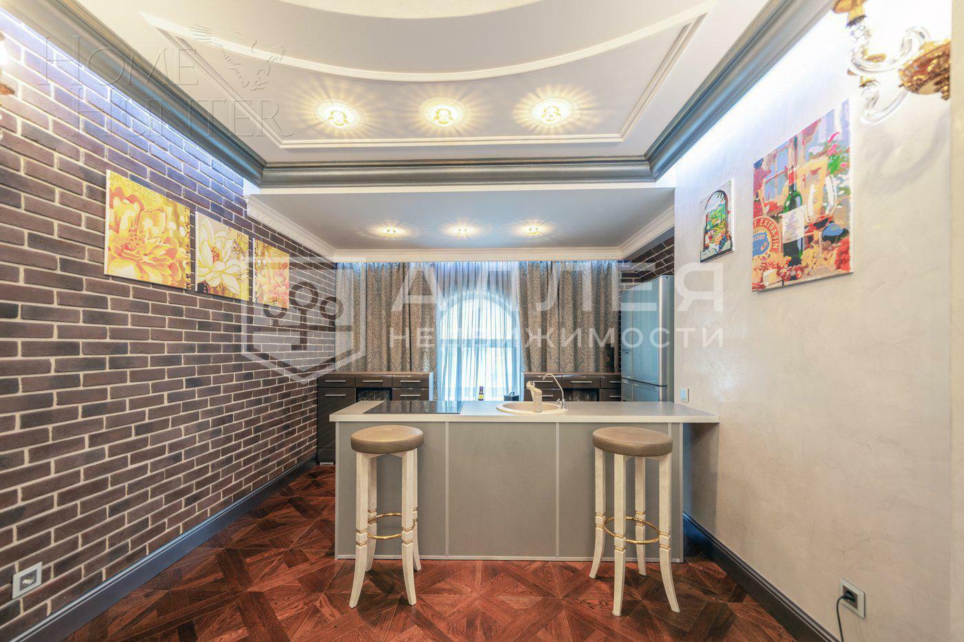 2-этажный коттедж 935 м² с отделкой