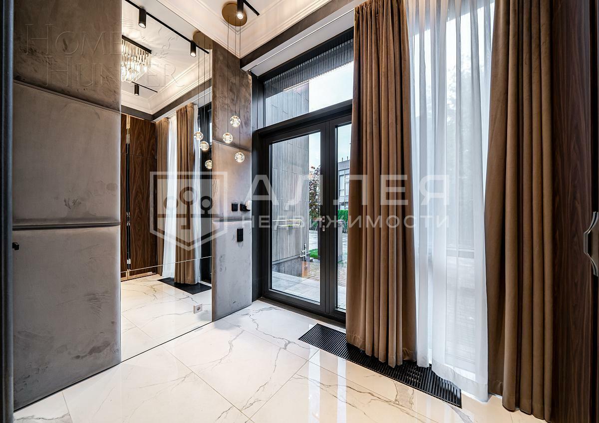 3-этажный таунхаус 239 м² с отделкой